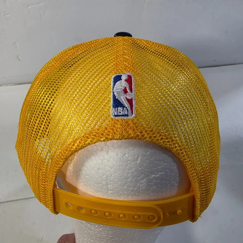 Reebok Golden State Warriors NBA Trucker Hat Snapback Navy Blue Yellow Mesh Cap